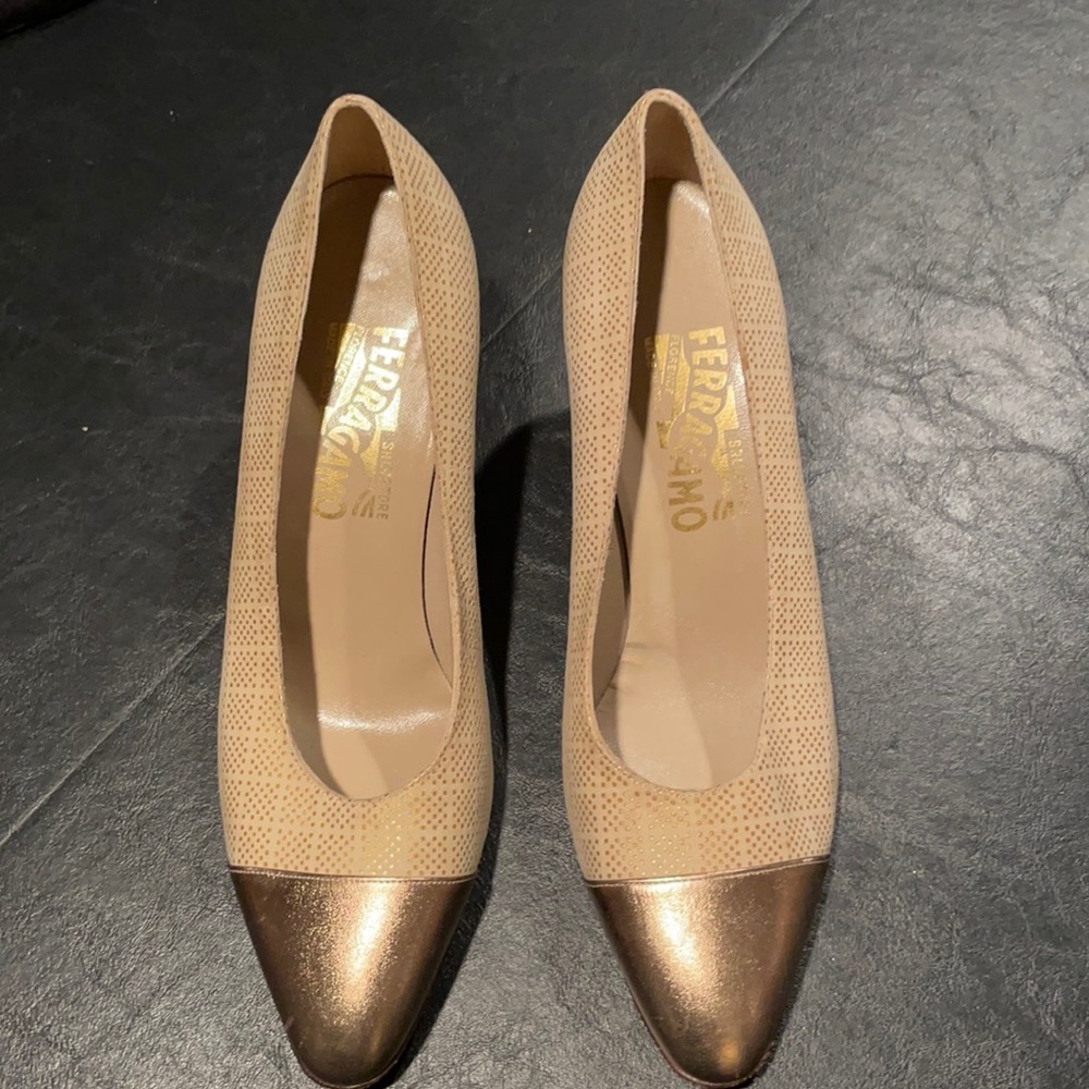 Salvatore Ferragamo 2 inch pump